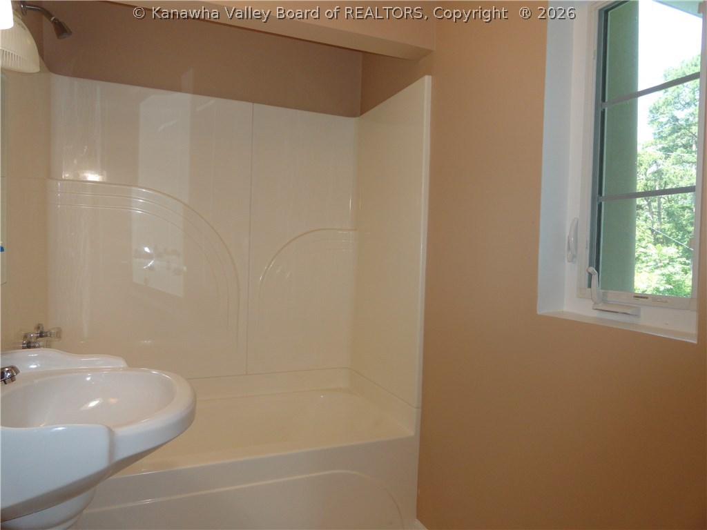 528 Ridgewood Road Huntington, WV 25701 - Photo 18 of 29 Gallery Image 18