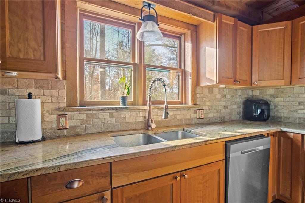 6198 Narrow Way Lane Rural Hall, NC 27045 - Photo 11 of 39 Gallery Image 11