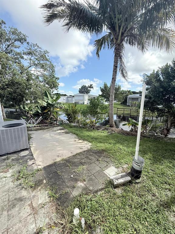 2090 Southwest 85th Avenue Davie, FL 33324 - Photo 18 of 37 a view of backyard with green space