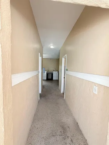 a view of livingroom with furniture
