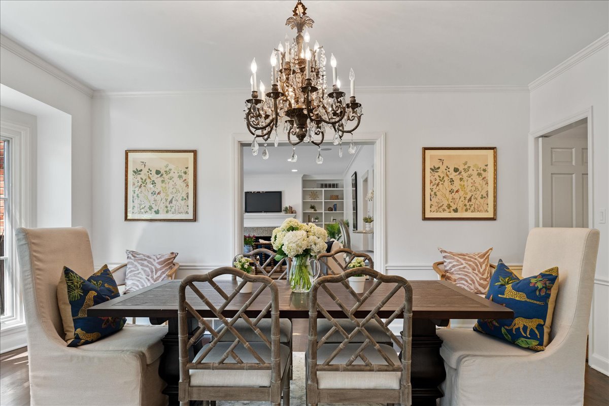 180 Apple Tree Road Winnetka, IL 60093 - Photo 16 of 49 a view of a dining room and livingroom view