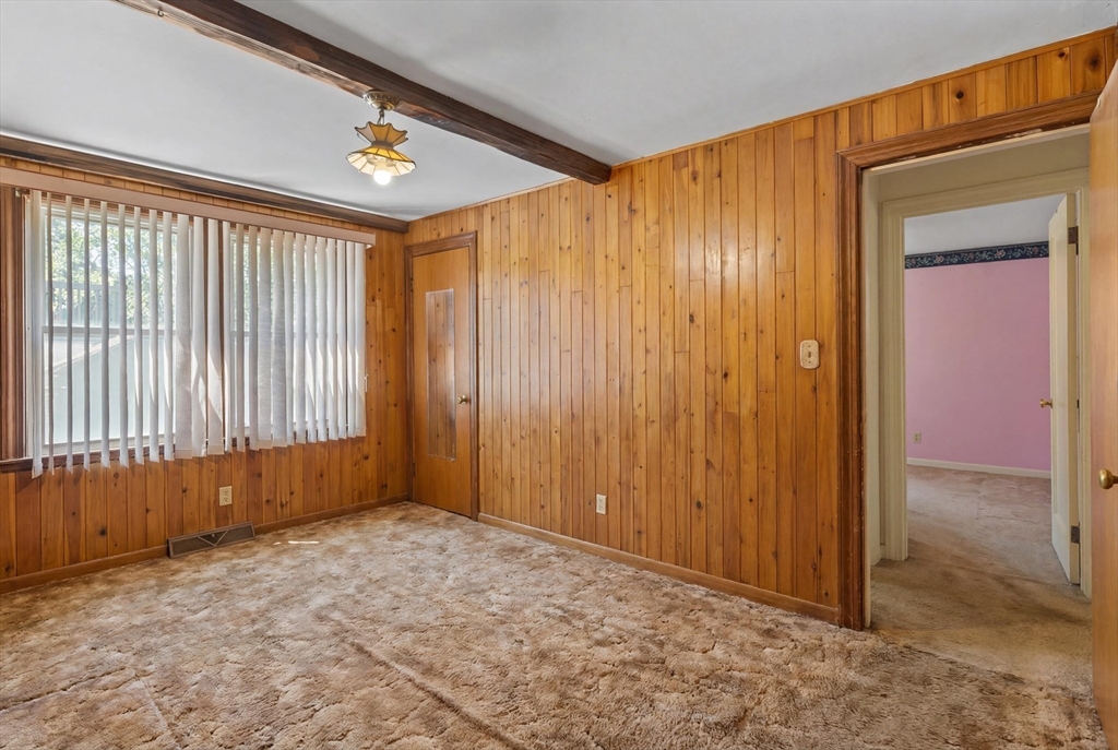 27 Kinnicutt Road Worcester, MA 01602 - Photo 15 of 38