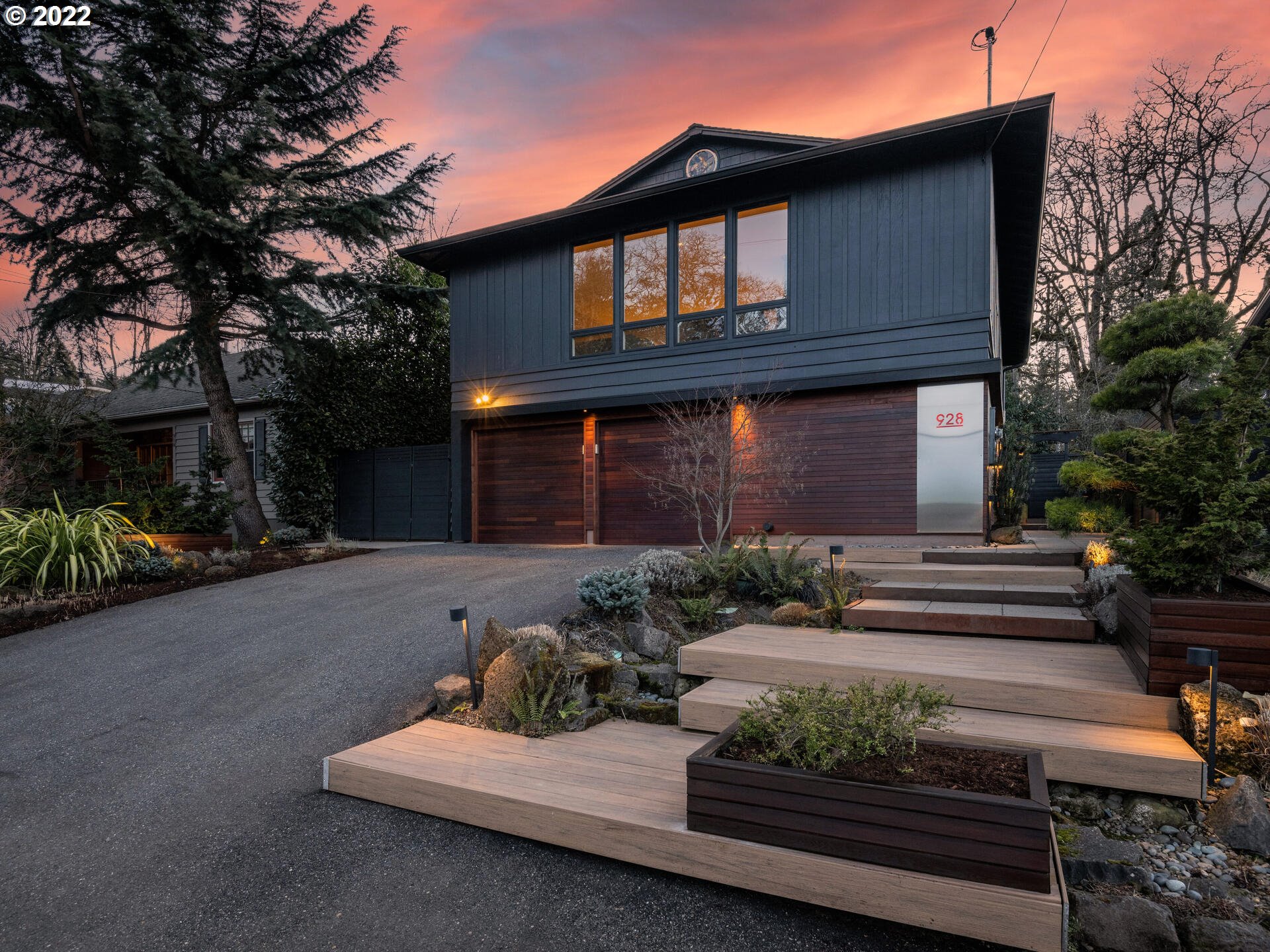 928 Lake Front Road Lake Oswego, OR 97034 - Photo 1 of 32 Gallery Image 1