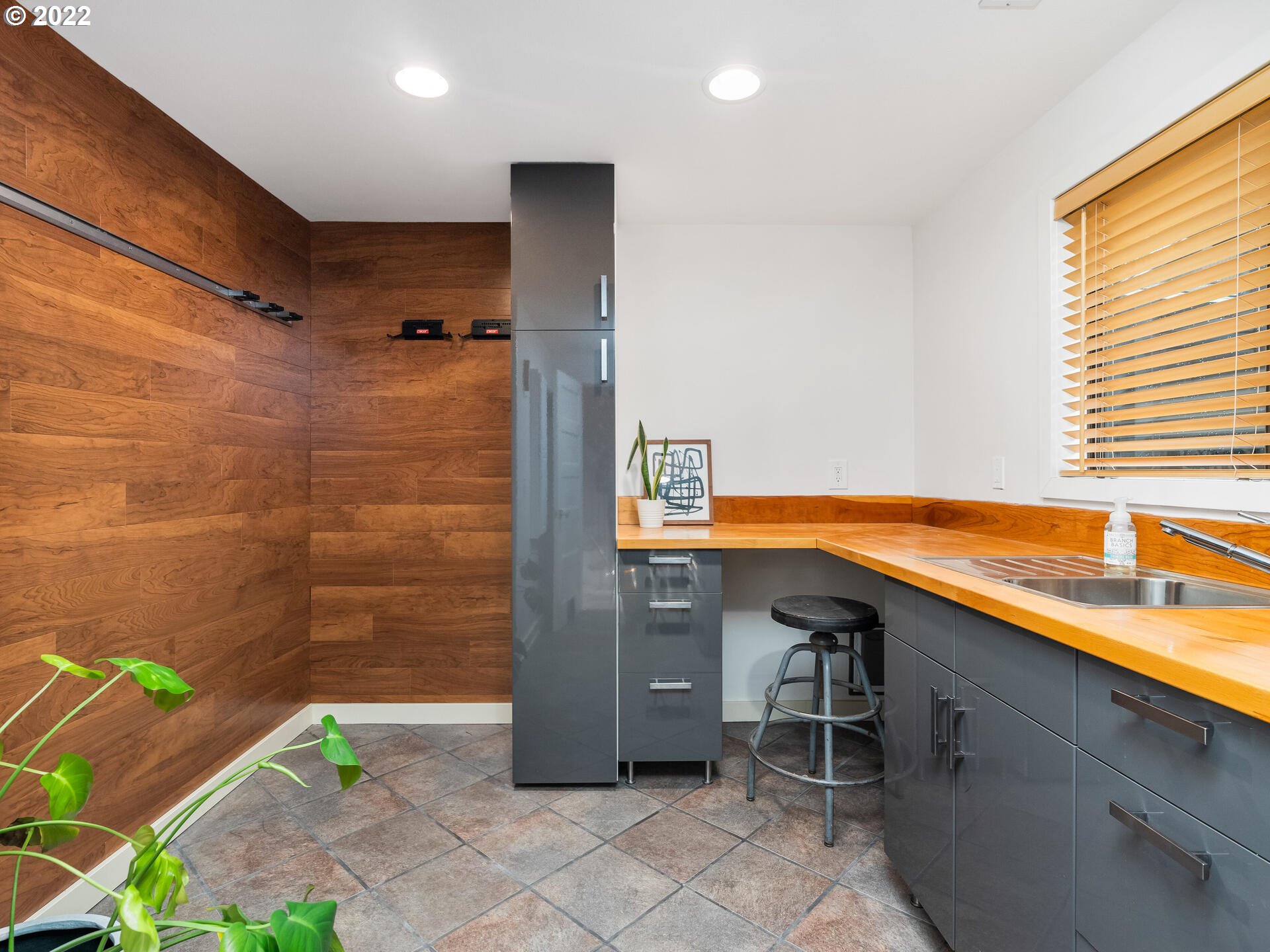 928 Lake Front Road Lake Oswego, OR 97034 - Photo 24 of 32 Gallery Image 24