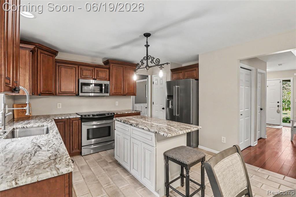 2548 Empire Court Rochester Hills, MI 48309 - Photo 9 of 40