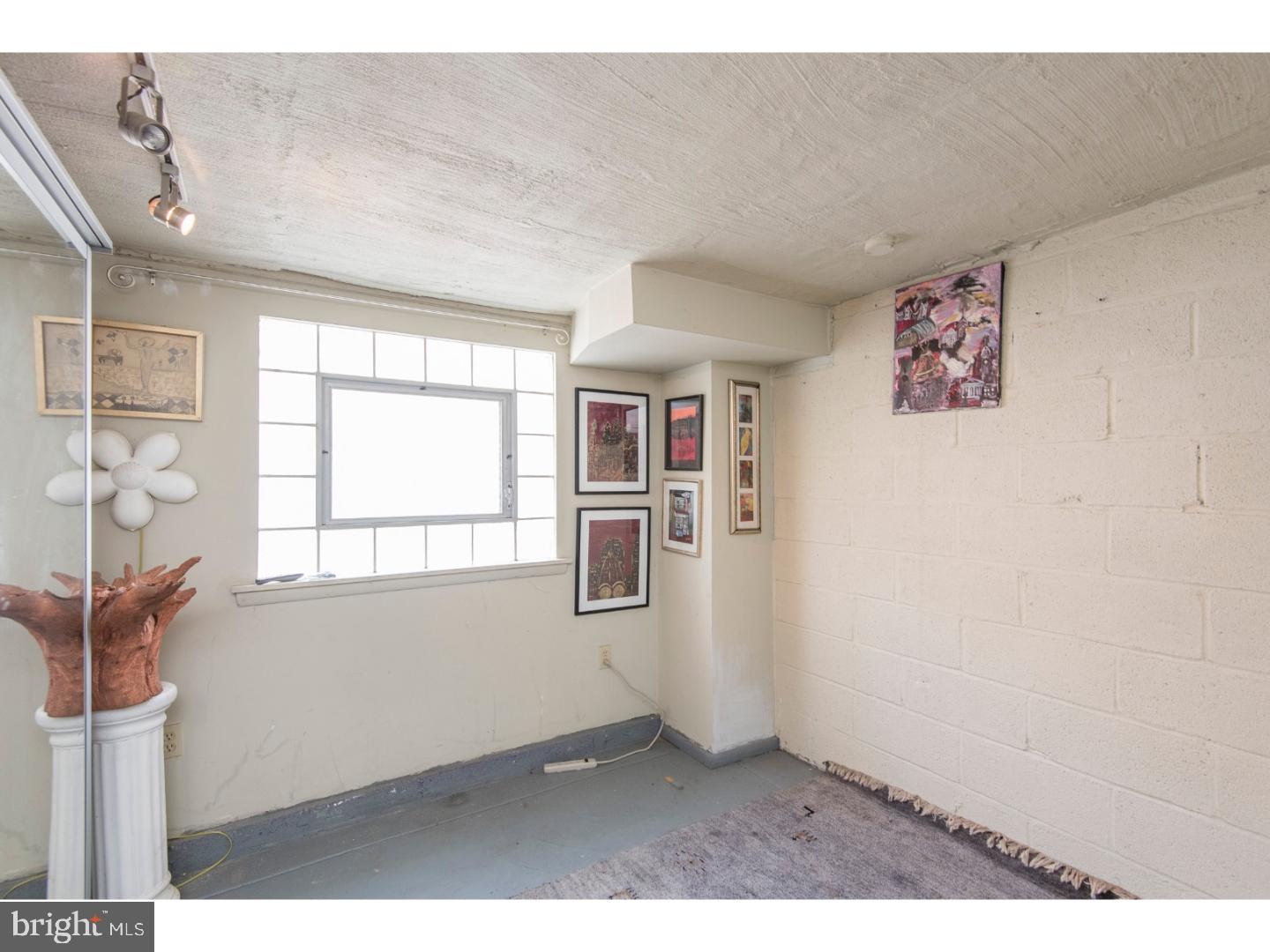 7513 Sherwood Road Philadelphia, PA 19151 - Photo 13 of 25 Gallery Image 13