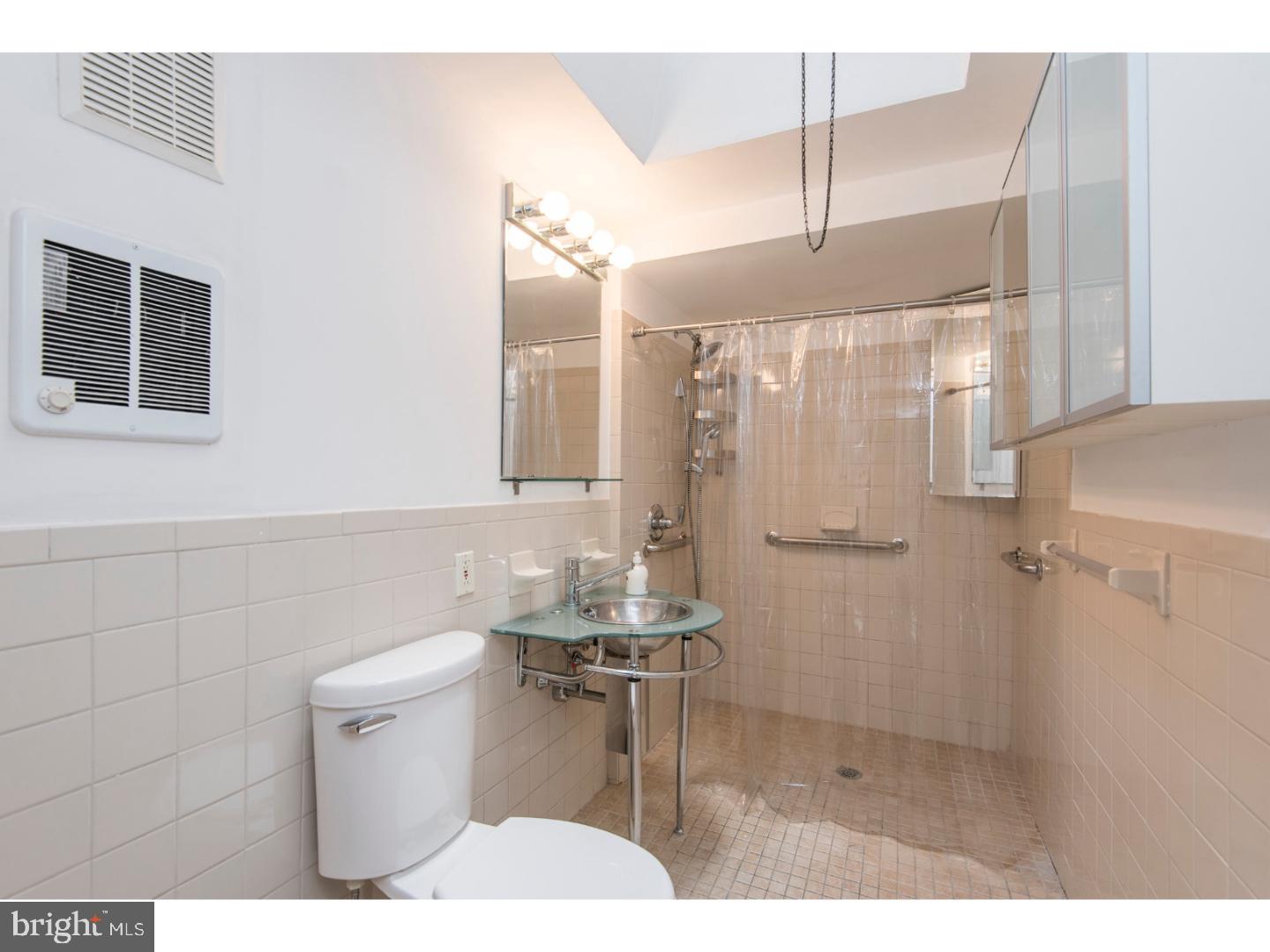 7513 Sherwood Road Philadelphia, PA 19151 - Photo 20 of 25 Gallery Image 20