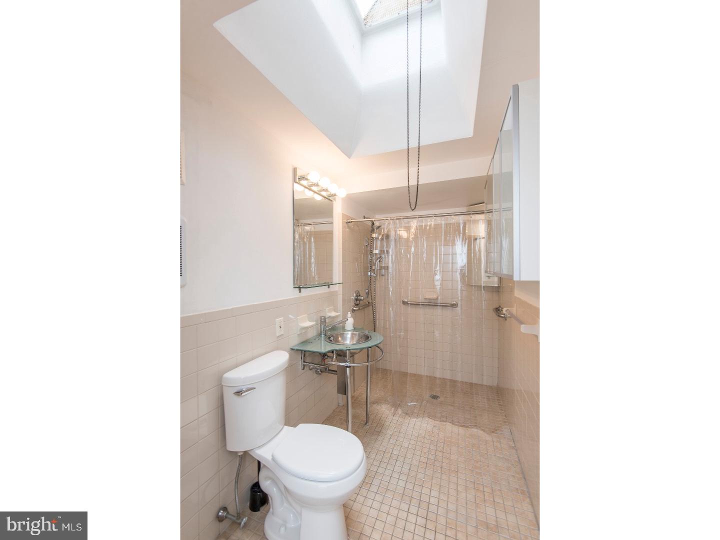 7513 Sherwood Road Philadelphia, PA 19151 - Photo 21 of 25 Gallery Image 21