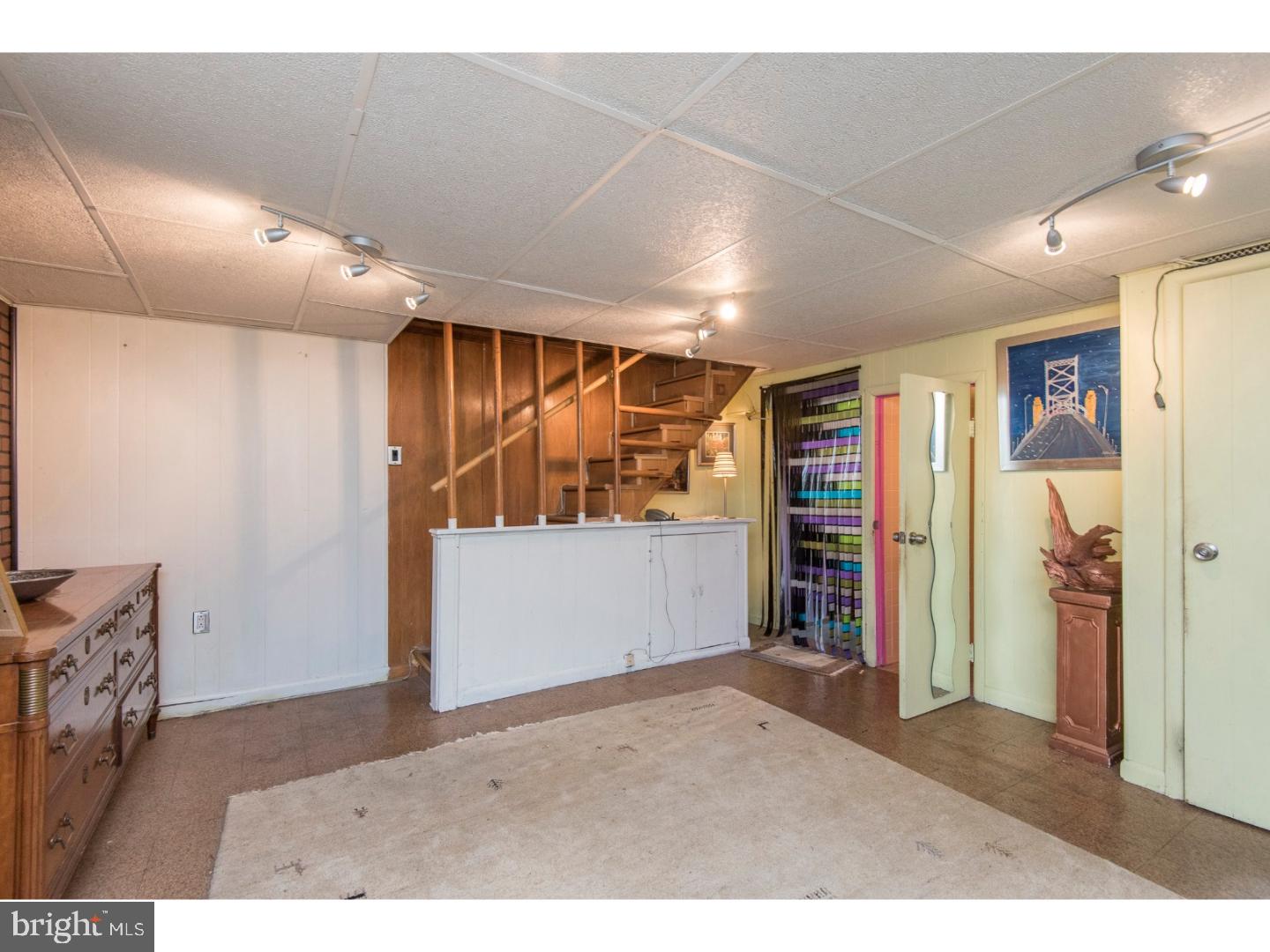 7513 Sherwood Road Philadelphia, PA 19151 - Photo 10 of 25 Gallery Image 10