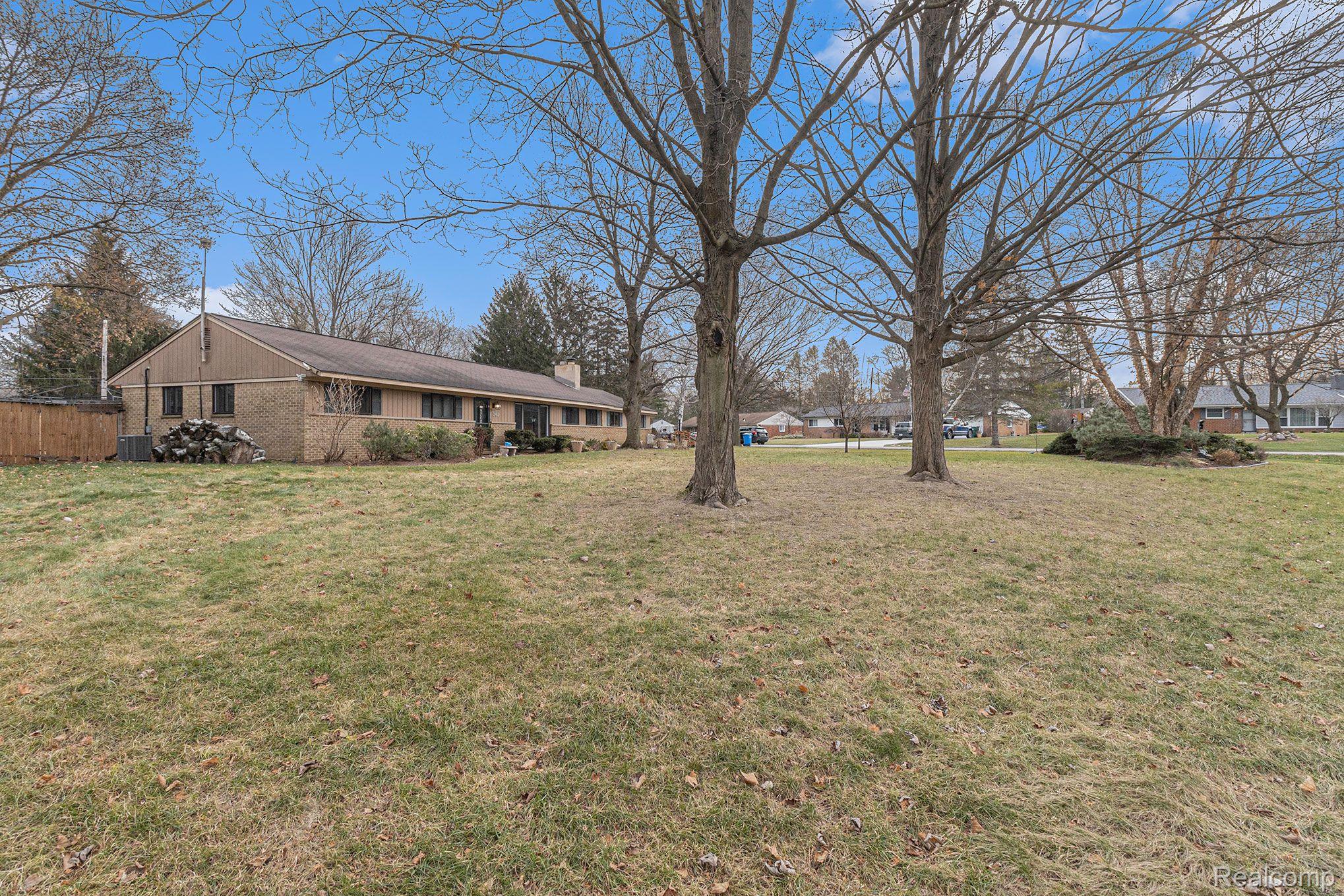1902 Dawn Ridge Road Walled Lake, MI 48390 - Photo 37 of 39 Gallery Image 37