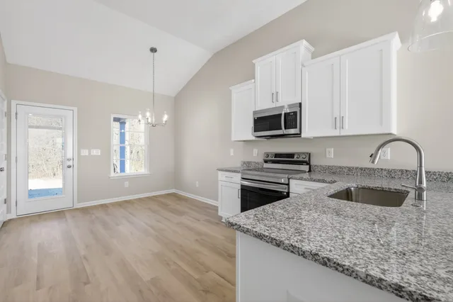 $348,900 | 336 North Fork Branch Road, Normandy, TN 37360