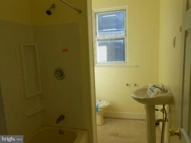 600 Springfield Avenue Baltimore, MD 21212 - Photo 8 of 11 Bath