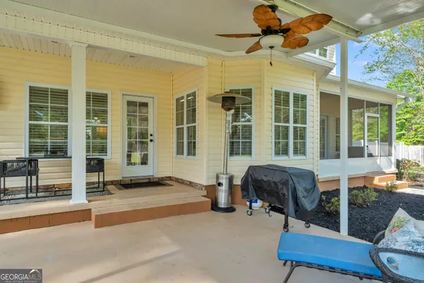 a living room filled with furniture