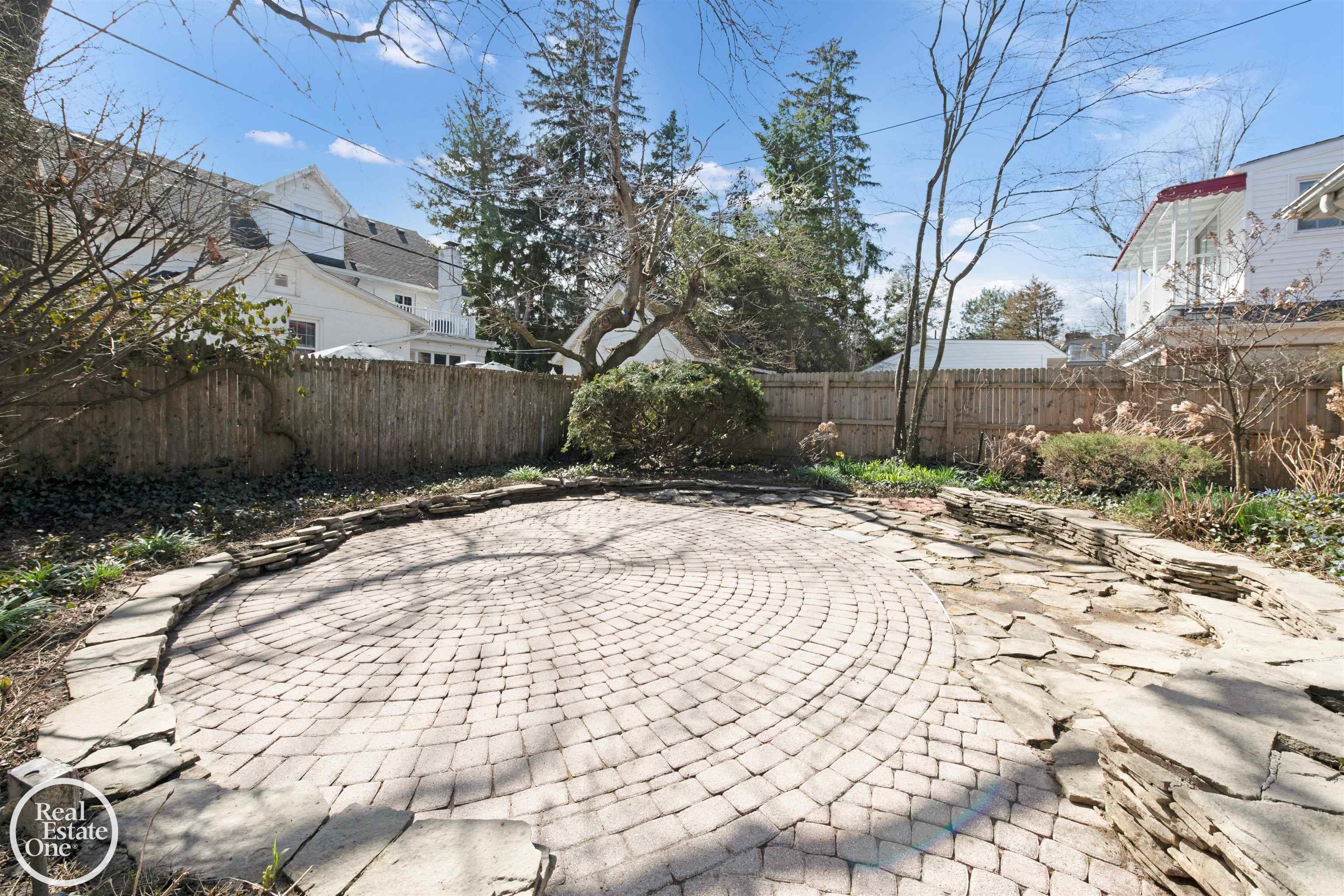 71 Moross Road Grosse Pointe, MI 48236 - Photo 34 of 48 50141643-D6E859B5-CBBF-4538-A81B-719EEDA8CE82.JPG