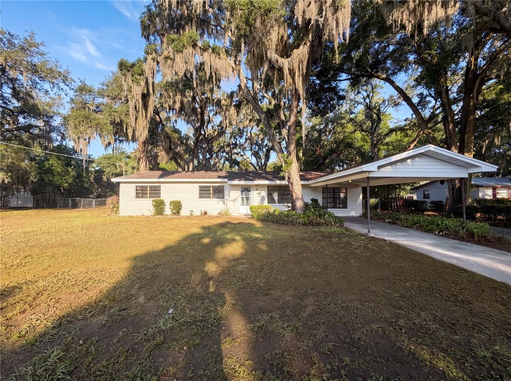 103 South Kingsway Road Seffner, FL 33584 - Photo 3 of 22