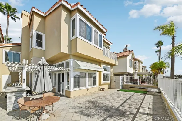 $2,100,000 | 5812 Spinnaker Bay Drive, Long Beach, CA 90803