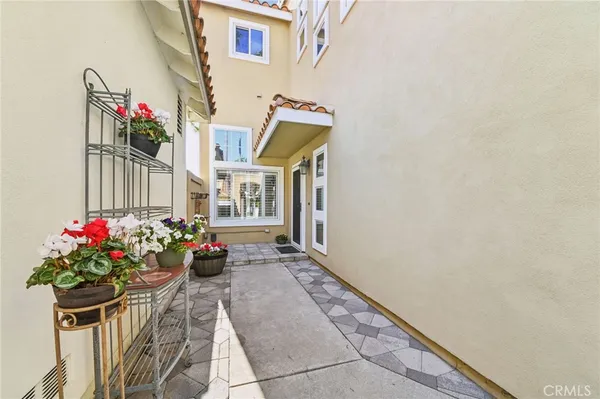 $2,100,000 | 5812 Spinnaker Bay Drive, Long Beach, CA 90803