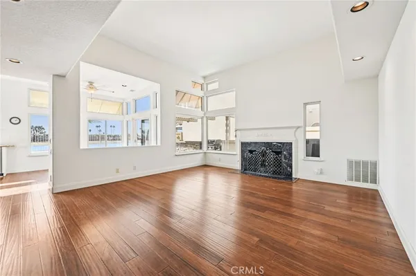 $2,100,000 | 5812 Spinnaker Bay Drive, Long Beach, CA 90803