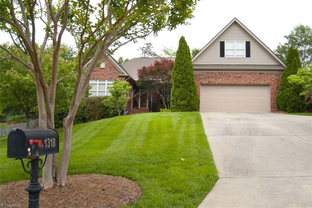 1318 Heathcliff Road High Point, NC 27262 - Photo 2 of 21 Gallery Image 2