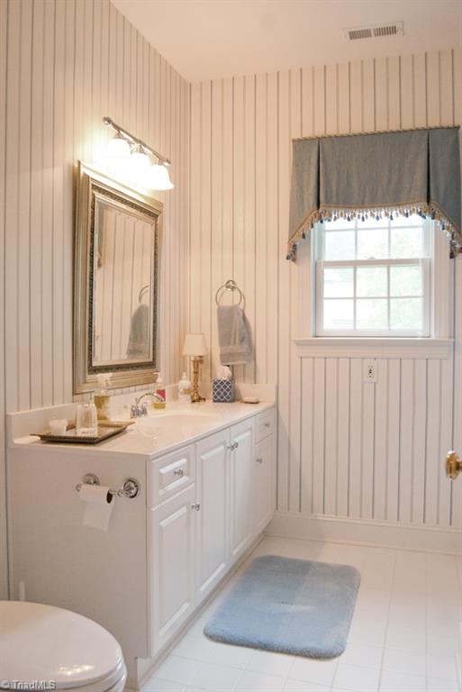 1318 Heathcliff Road High Point, NC 27262 - Photo 17 of 21 Gallery Image 17