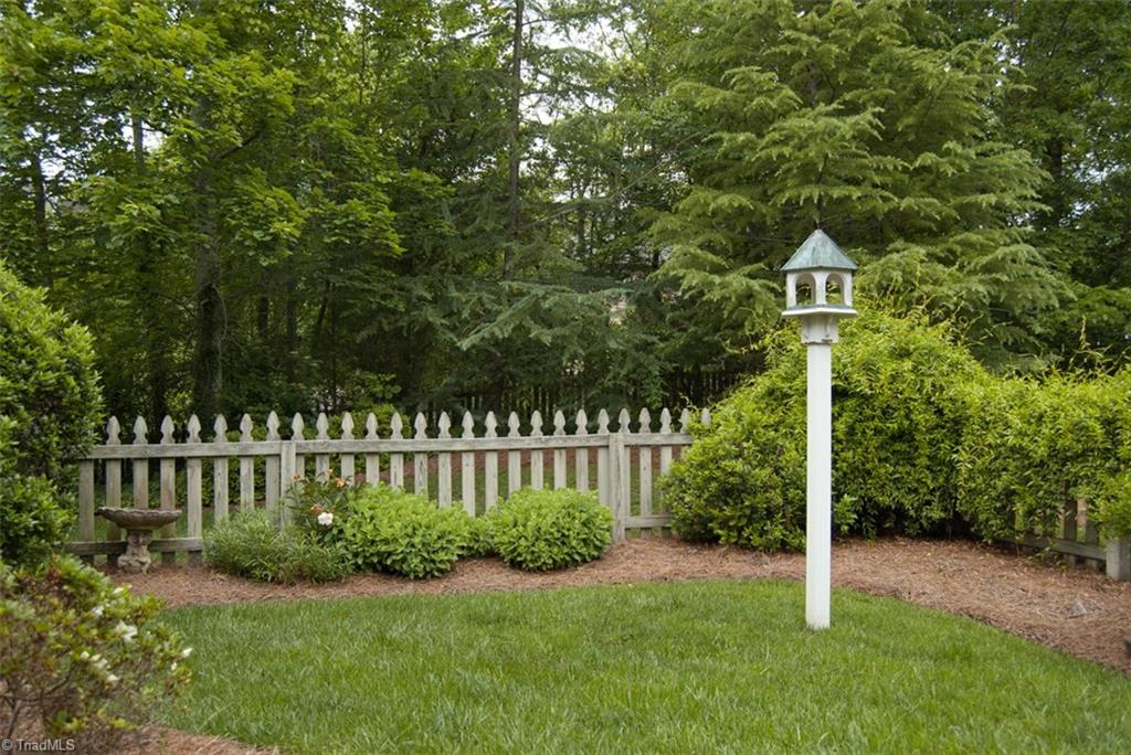 1318 Heathcliff Road High Point, NC 27262 - Photo 20 of 21 Gallery Image 20
