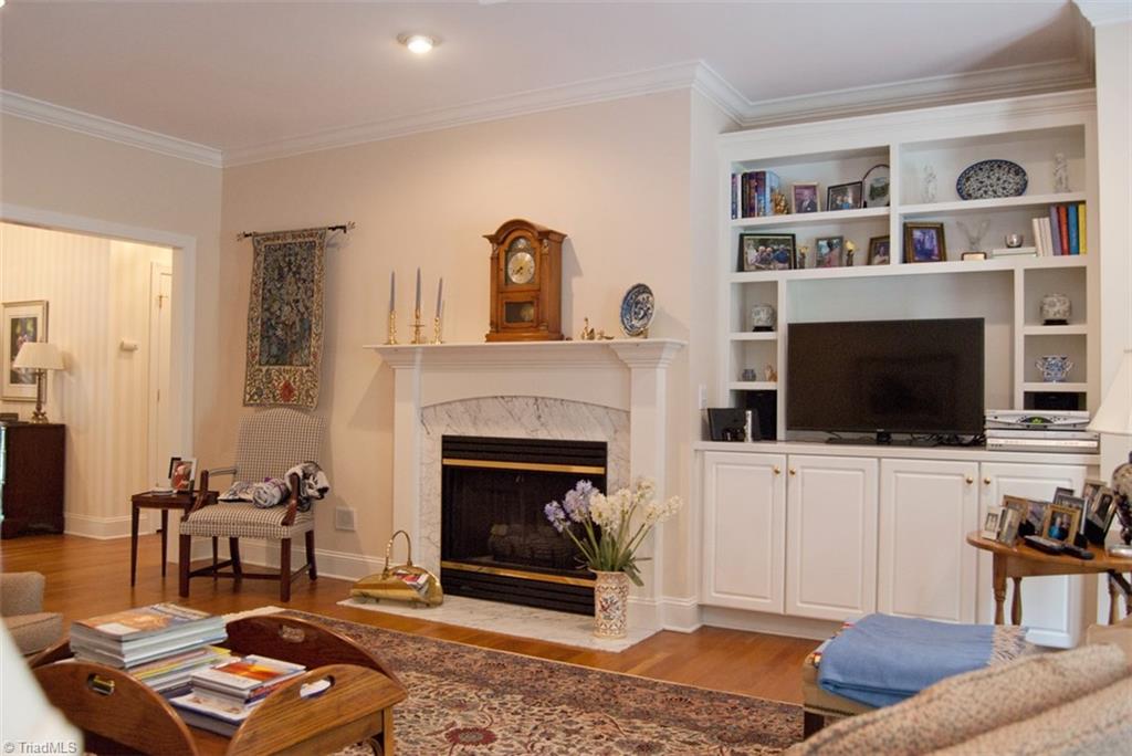 1318 Heathcliff Road High Point, NC 27262 - Photo 5 of 21 Gallery Image 5