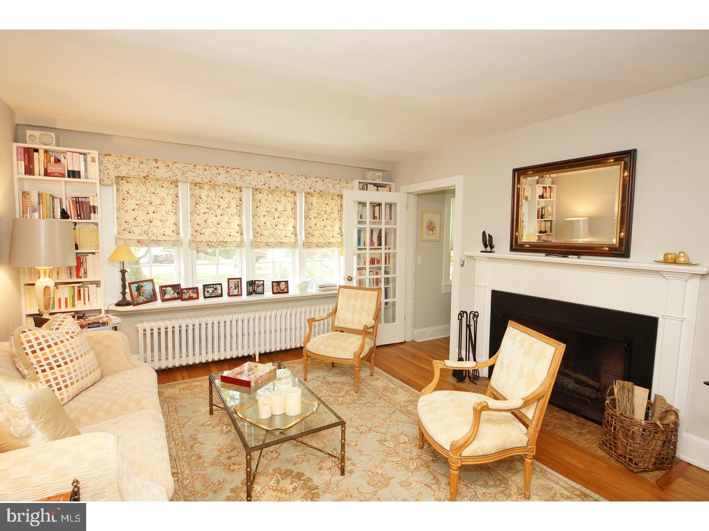 158 Terhune Road Princeton, NJ 08540 - Photo 3 of 22 Living Room