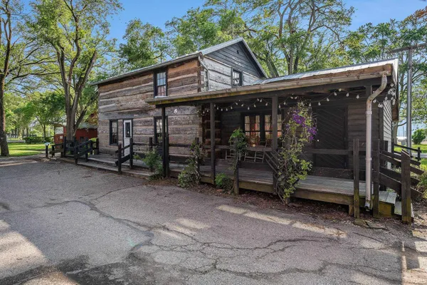 $1,399,900 | 1600 West Market Street, Nappanee, IN 46550