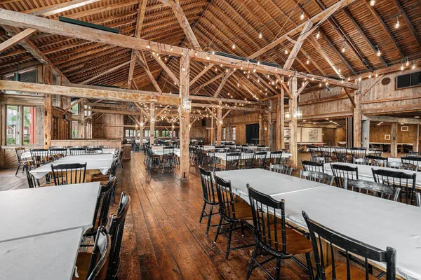 $1,399,900 | 1600 West Market Street, Nappanee, IN 46550