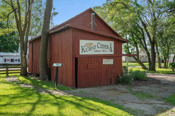 $1,399,900 | 1600 West Market Street, Nappanee, IN 46550