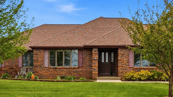 $385,000 | 9096 East Stagecoach Trail, Warren, IL 61087