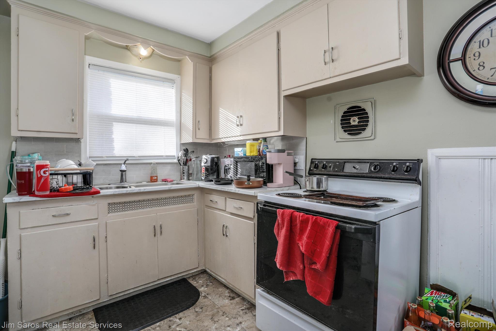 2032 Vernier Road Grosse Pointe, MI 48236 - Photo 8 of 14 Gallery Image 8