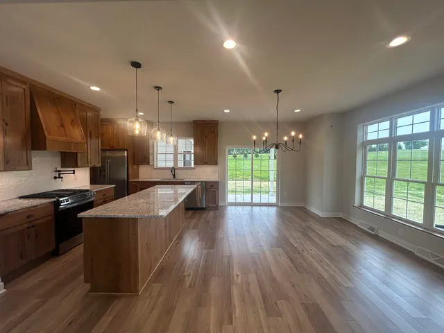 $619,900 | N684 South Hickory Hills Drive, Oconomowoc, WI 53066