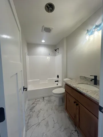 $619,900 | N684 South Hickory Hills Drive, Oconomowoc, WI 53066