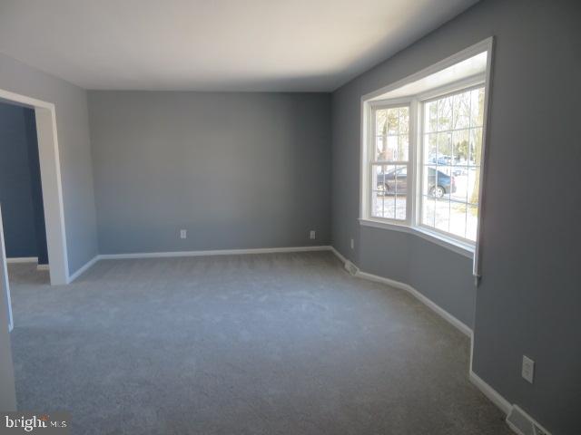 506 Faraday Road Hockessin, DE 19707 - Photo 2 of 25 Living Room