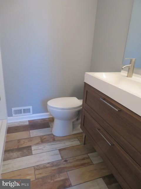 506 Faraday Road Hockessin, DE 19707 - Photo 15 of 25 Master Bath