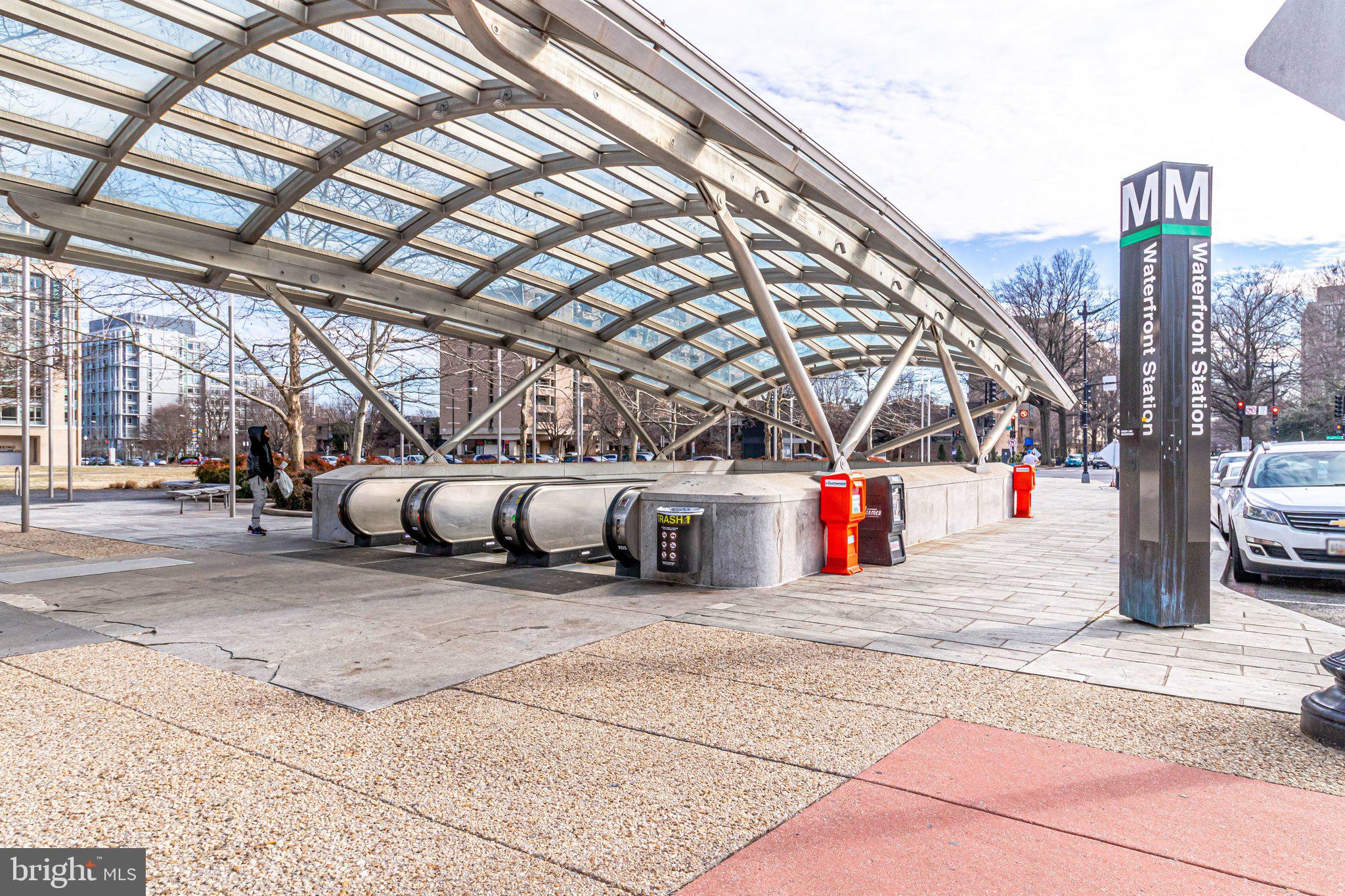 1245 4th Street Southwest, Unit E711 Washington, DC 20024 - Photo 27 of 33 a view of outdoor space