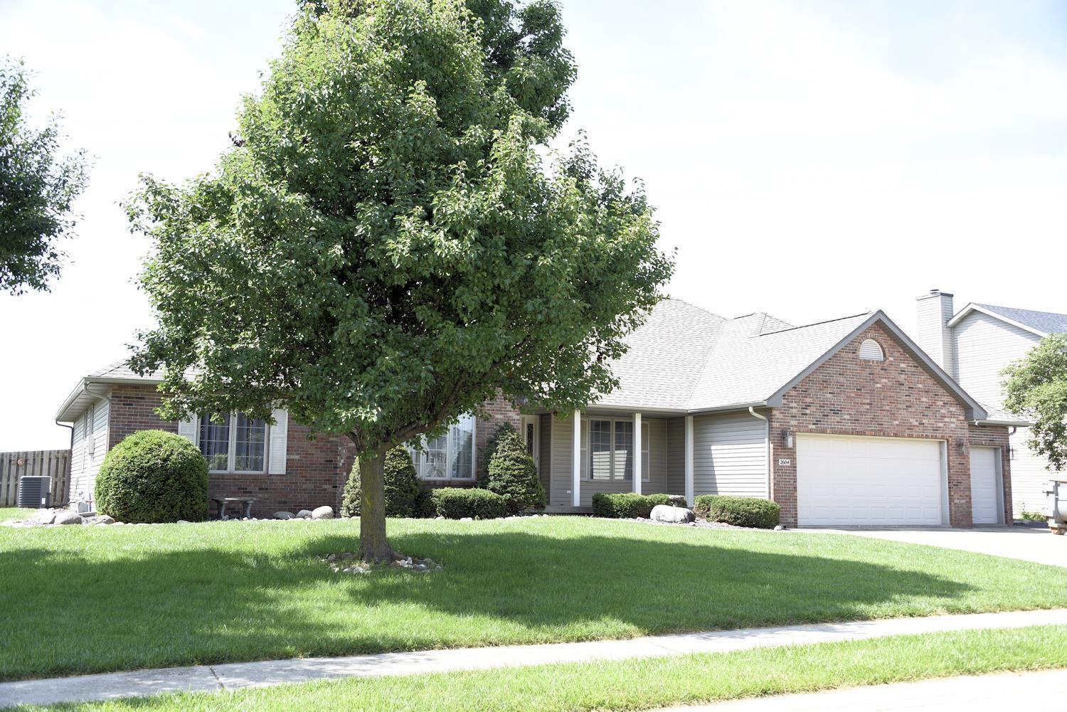 2604 Hastings Road Chatham, IL 62629 - Photo 1 of 26