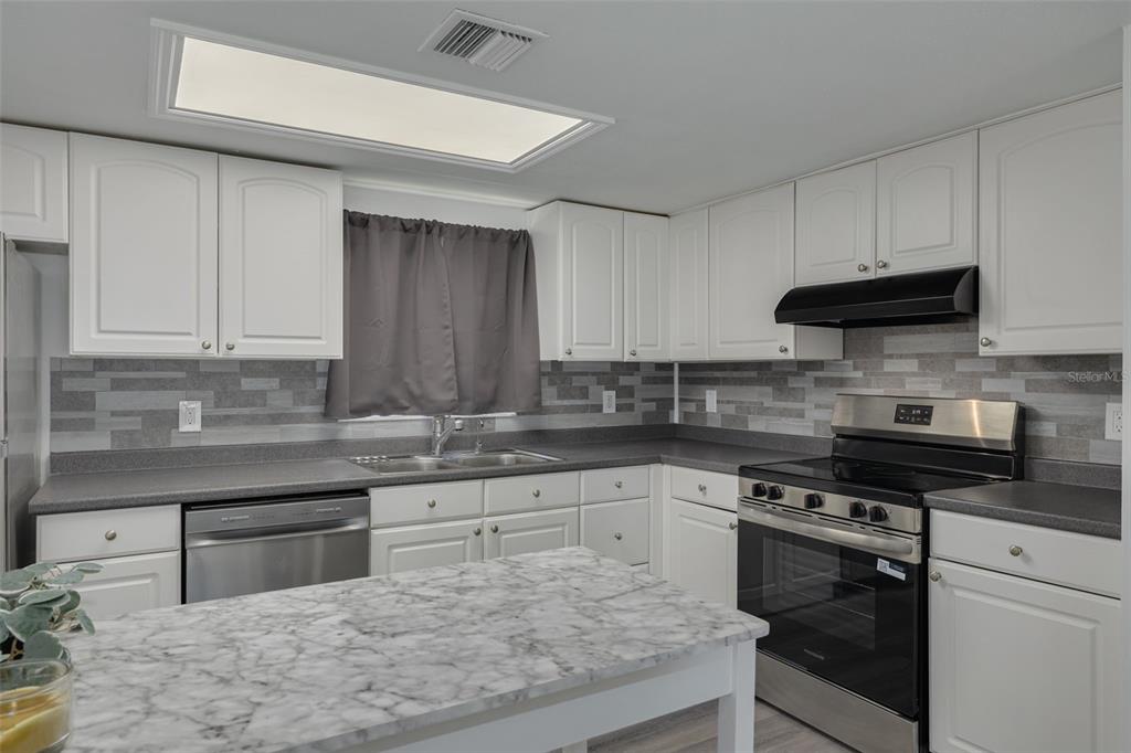 7131 Dell Road, Unit 2 New Port Richey, FL 34653 - Photo 9 of 35
