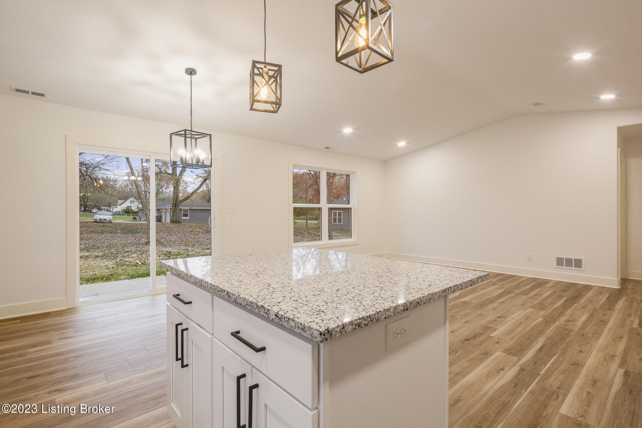 2002 Granger Road Fairdale, KY 40118 - Photo 12 of 55 26