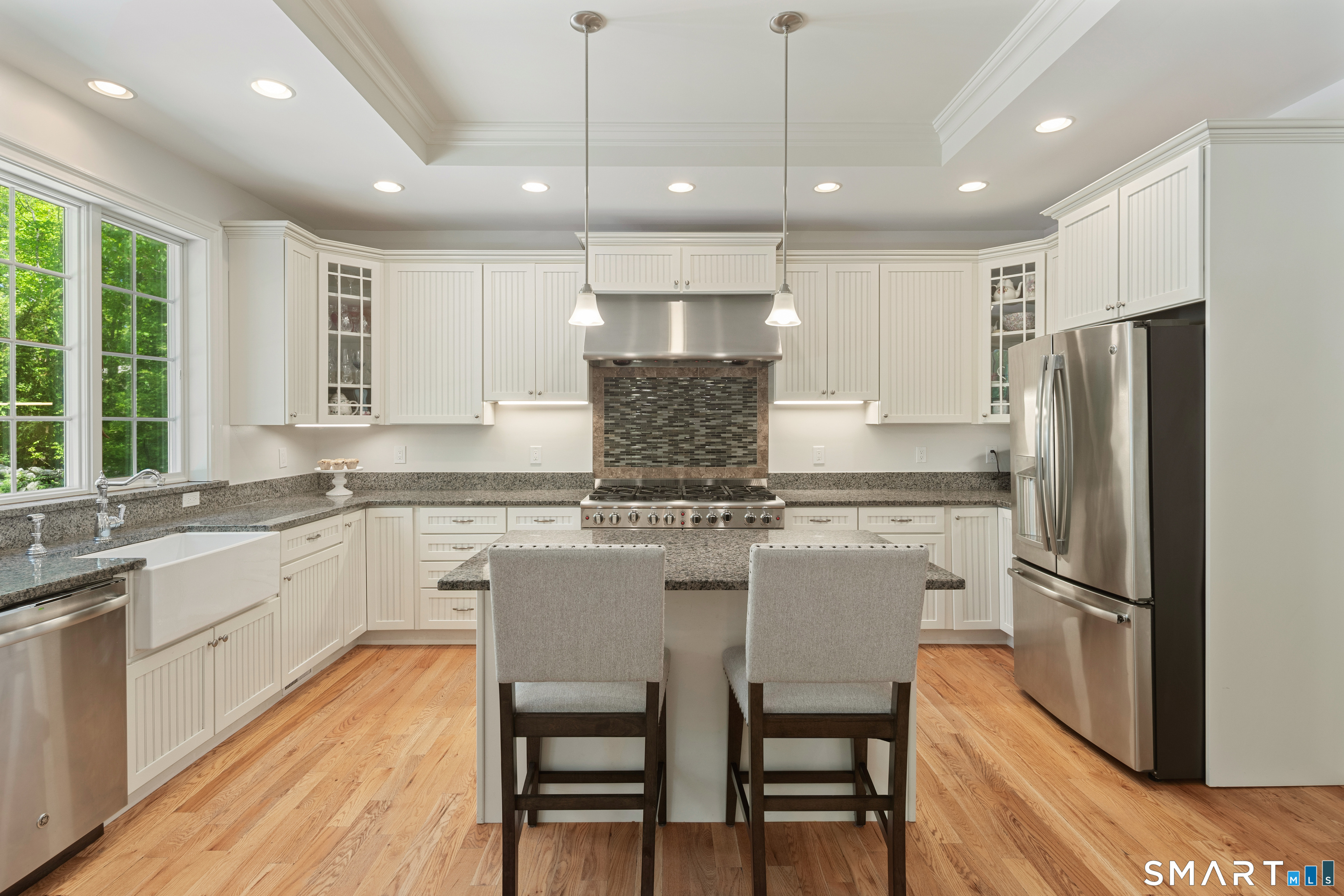 47 Summit Ridge Road Stamford, CT 06902 - Photo 8 of 40 Gallery Image 8