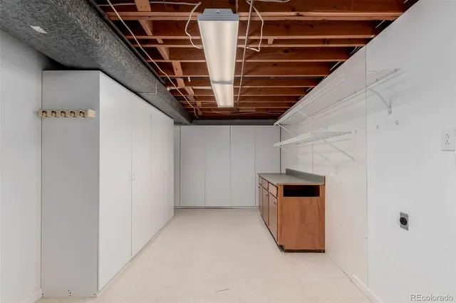 a view of utility room