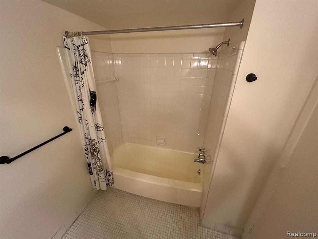 30042 West 12 Mile Road, Unit 56 Farmington Hills, MI 48334 - Photo 17 of 31
