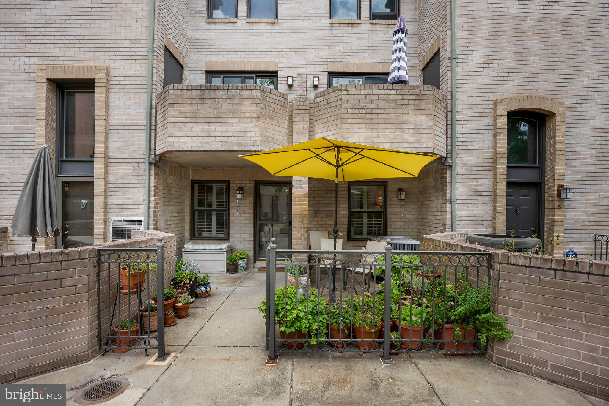 1325 13th Street Northwest, Unit 1 Washington, DC 20005 - Photo 34 of 43 Entrance from the courtyard