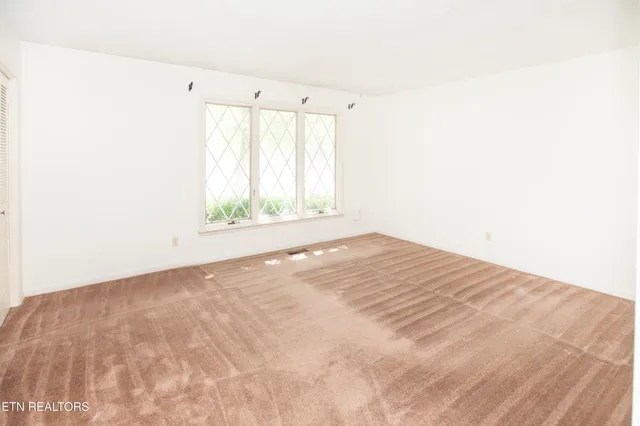 $415,000 | 7501 Berkshire Boulevard, Powell, TN 37849