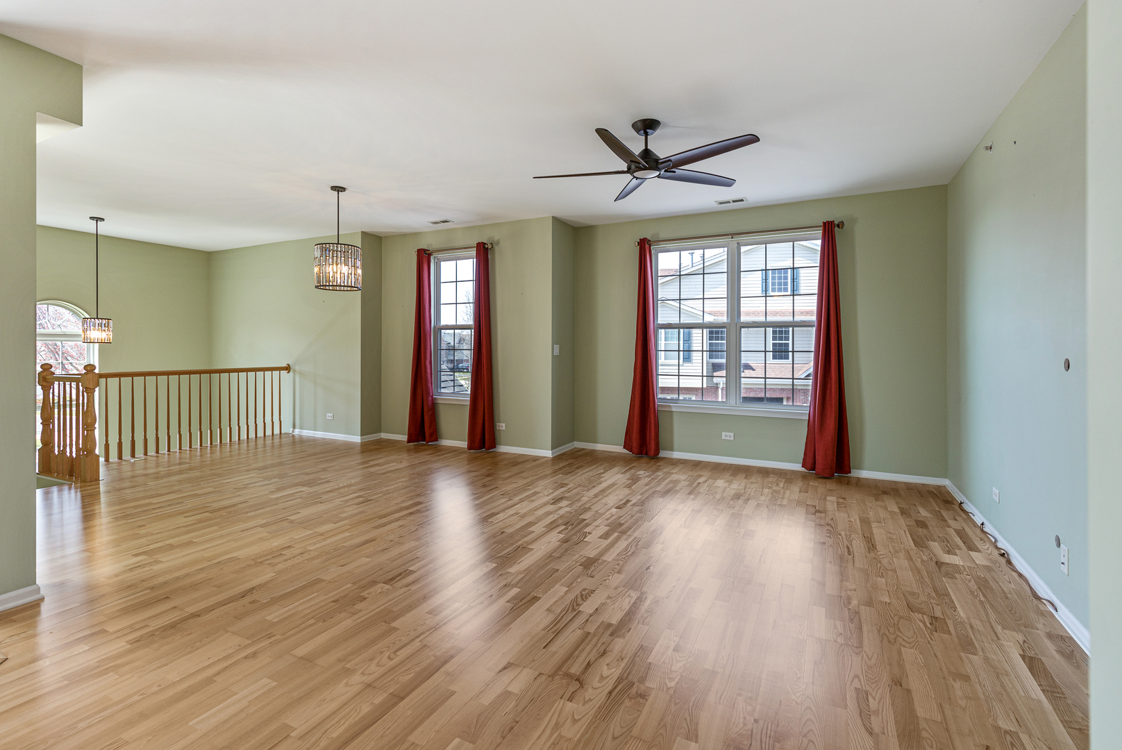 1388 Scarboro Road, Unit 1103 Schaumburg, IL 60193 - Photo 9 of 17 a view of an empty room and window