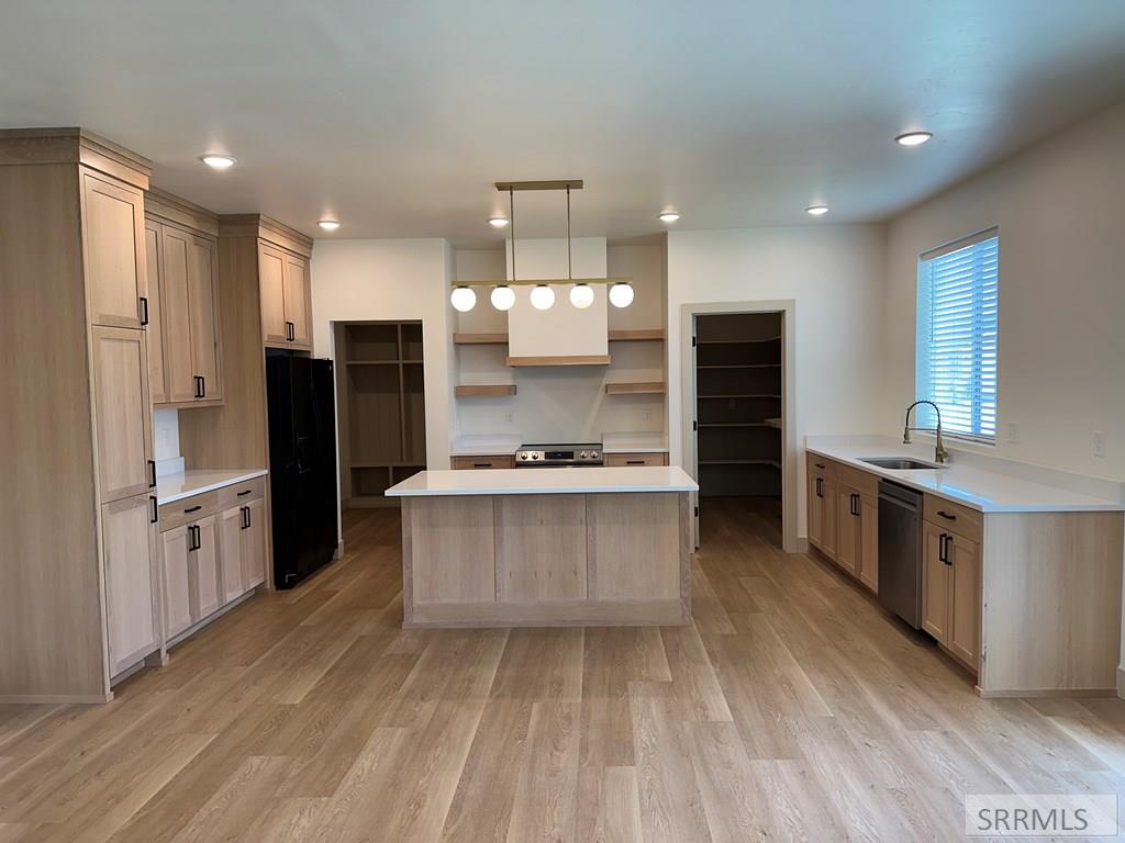 733 Rustic Road Pocatello, ID 83201 - Photo 2 of 29