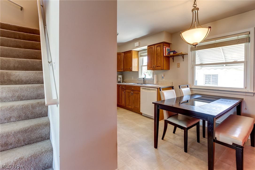 30334 Powell Road Willowick, OH 44095 - Photo 5 of 23
