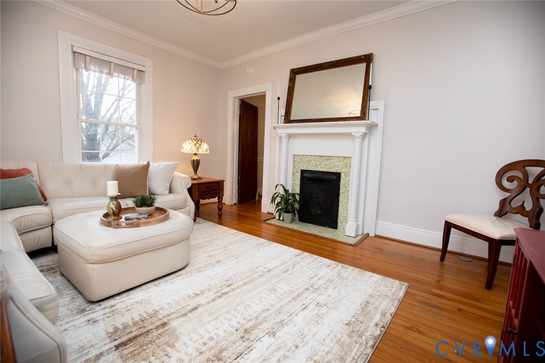 401 2nd Avenue Farmville, VA 23901 - Photo 12 of 55 a living room with furniture and a fireplace