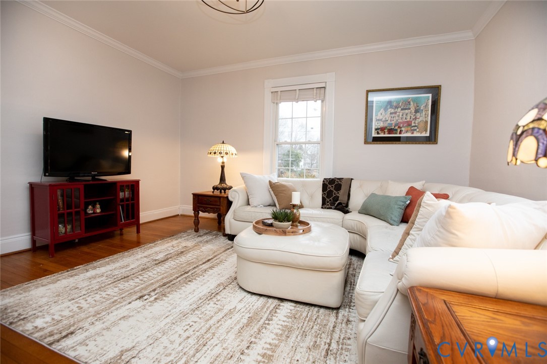 401 2nd Avenue Farmville, VA 23901 - Photo 14 of 55 a living room with furniture and a flat screen tv